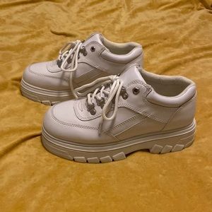 1990s  vintage  lower  eastside  chunky  sneakers